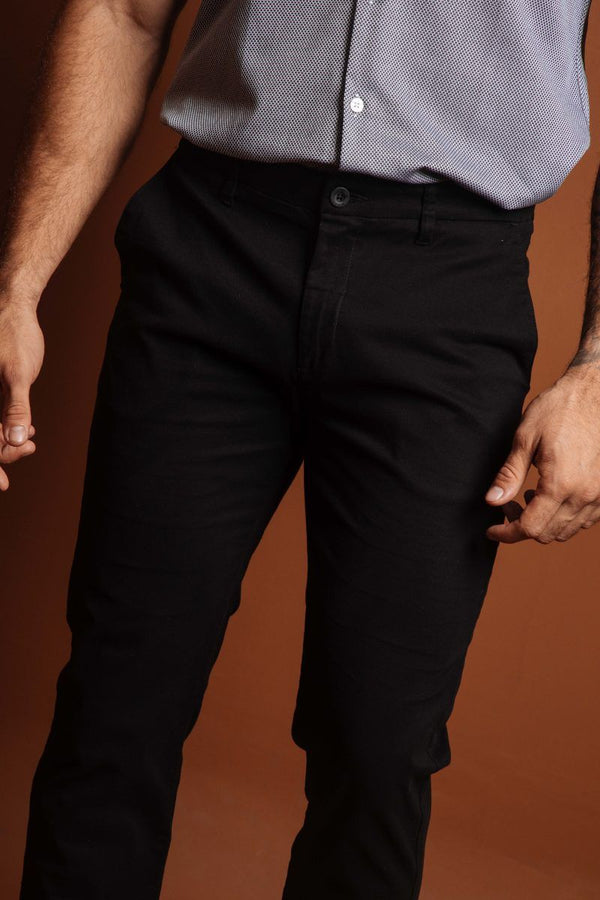 Pantalon Basico Negro (Slim Fit)