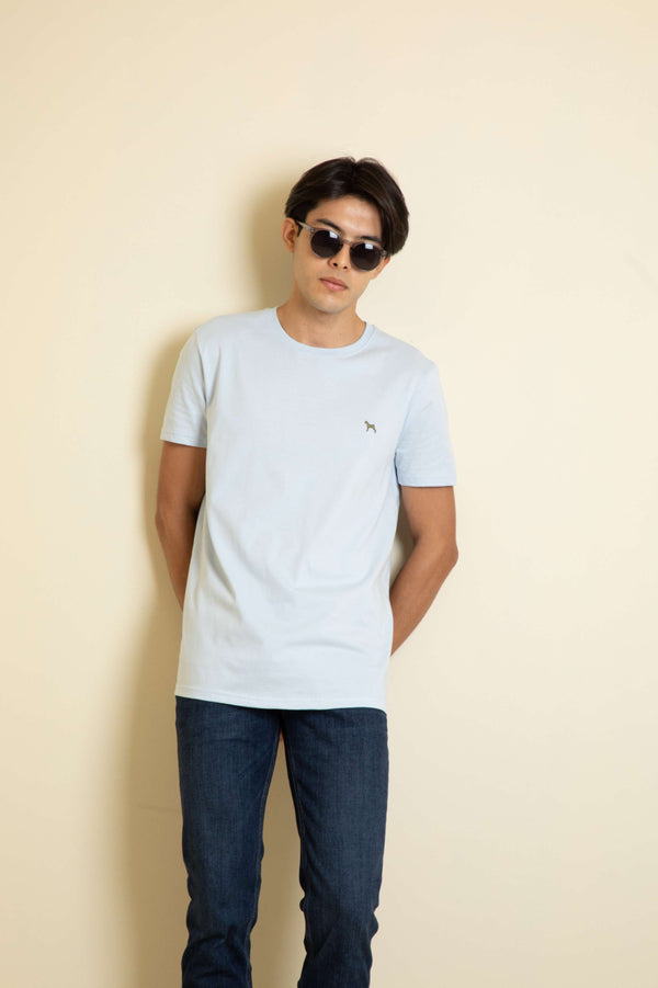 Camiseta Básica Baby Blue (Custom Fit)